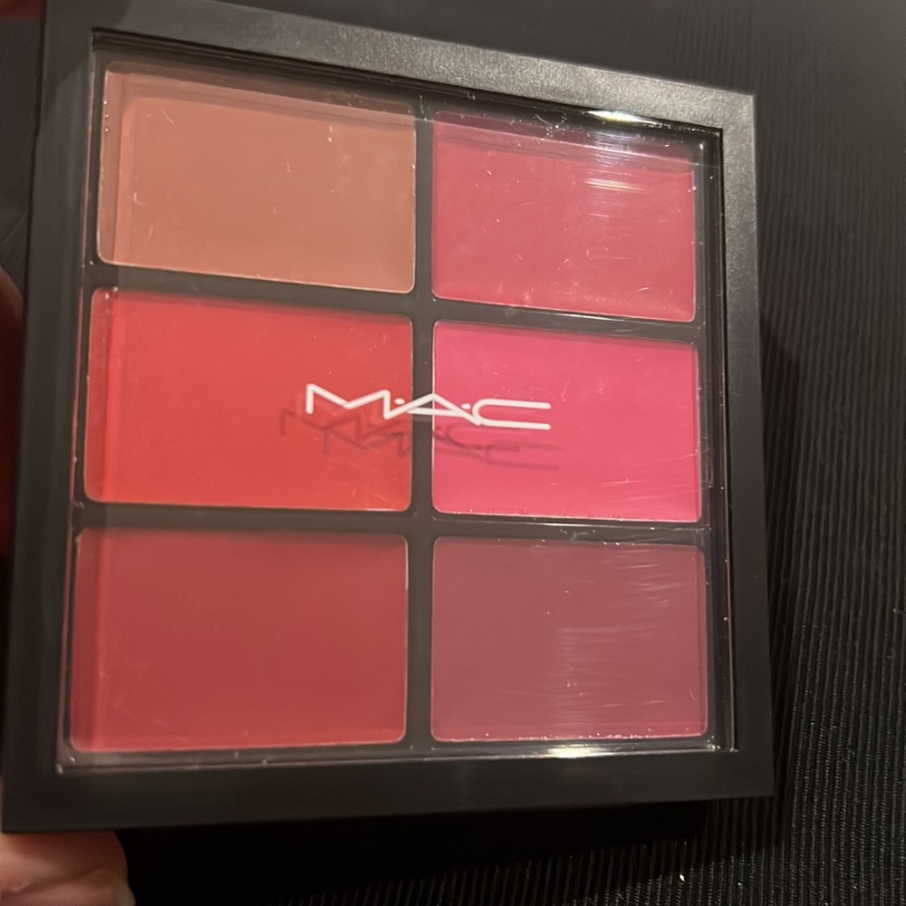 New MAC Select Lip Palette x 6 Exclusive Authentic new in box